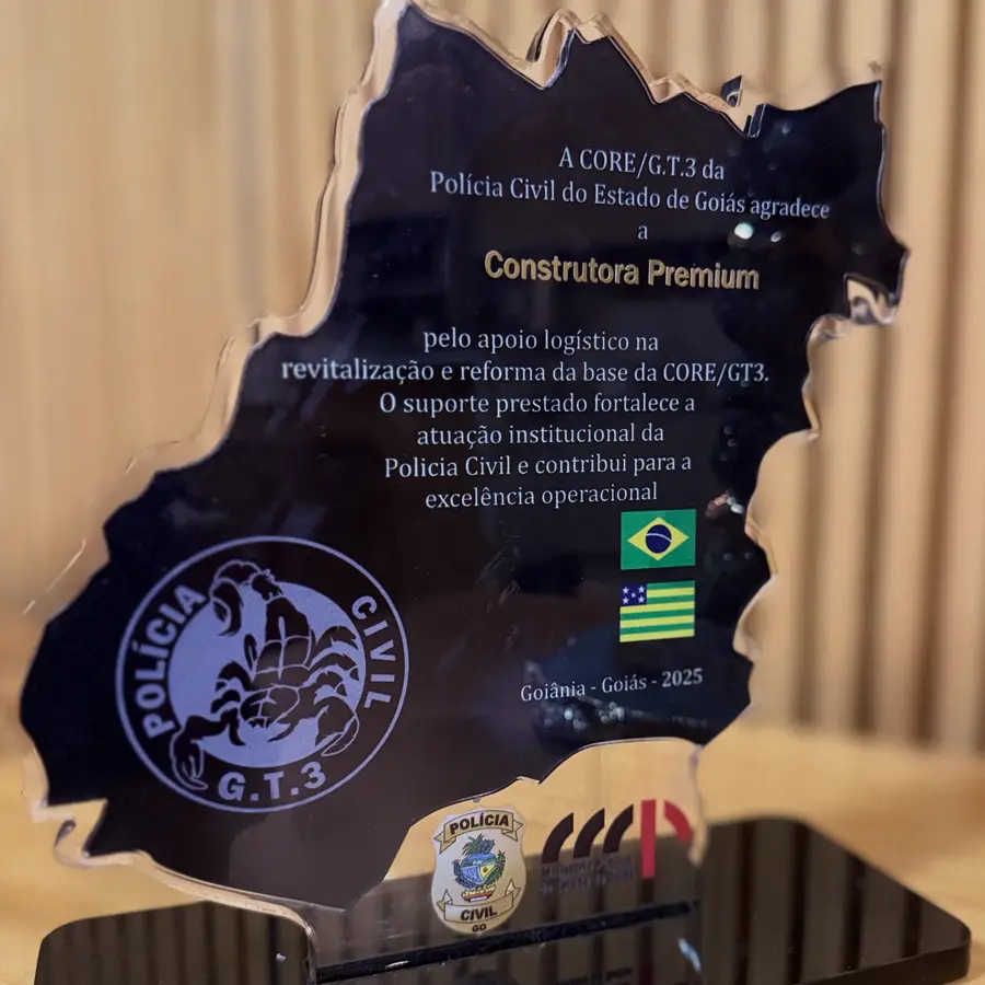 Placa de agradecimento da CORE/GT3 da Polícia Civil do Estado de Goiás à Construtora Premium